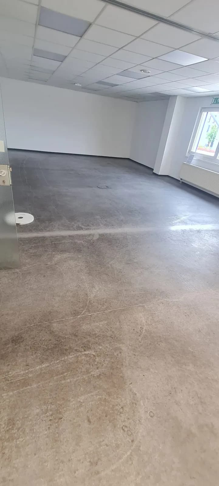 Bodenflächen in Fluren und Innenräumen – Vorher, Aufnahme 2